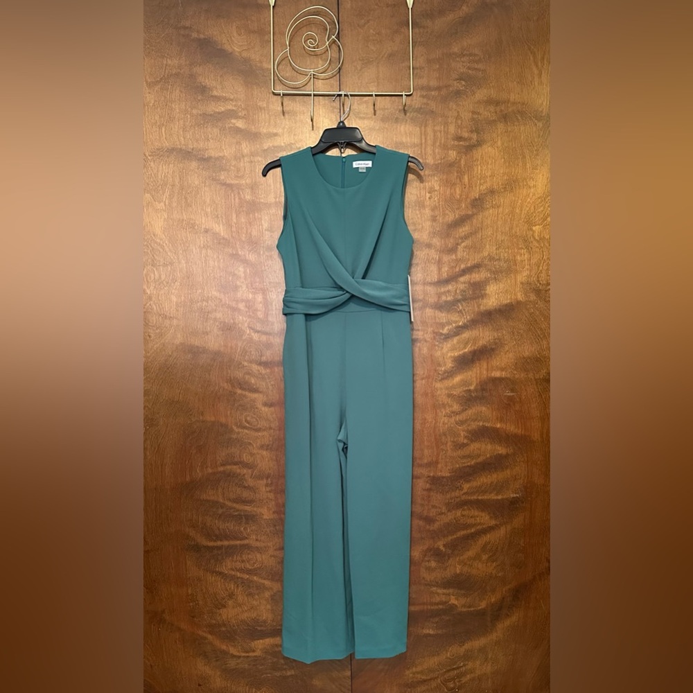 Calvin Klein Sleeveless Twist Front Cropped Jumpsuit Womens 8 Sequoia Green NWT